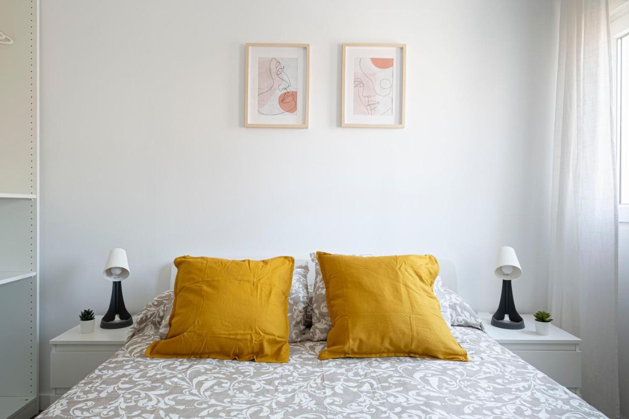 Apartment Beach Picasso Sant Adrià de Besòs Exteriör bild