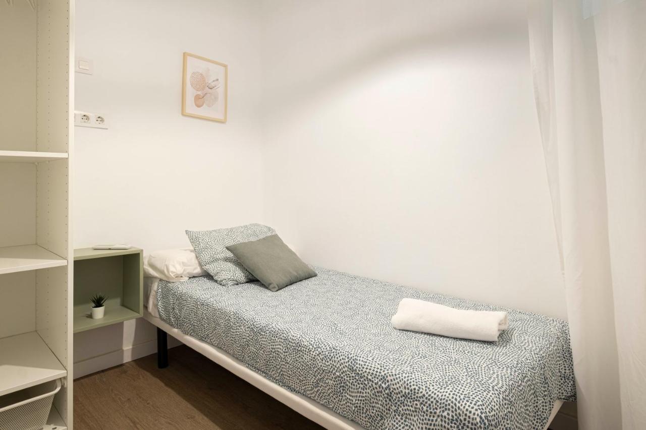 Apartment Beach Picasso Sant Adrià de Besòs Exteriör bild