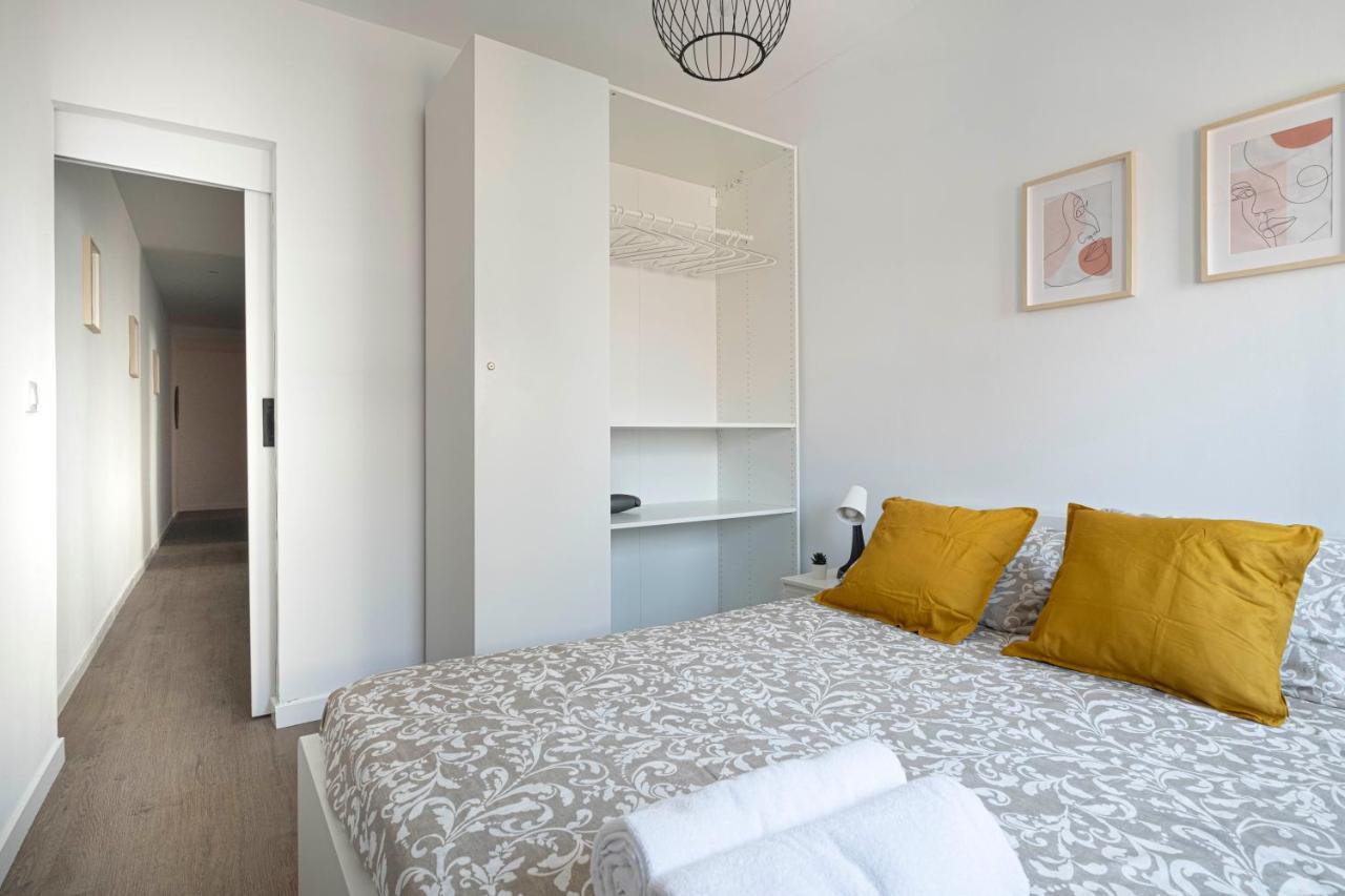 Apartment Beach Picasso Sant Adrià de Besòs Exteriör bild
