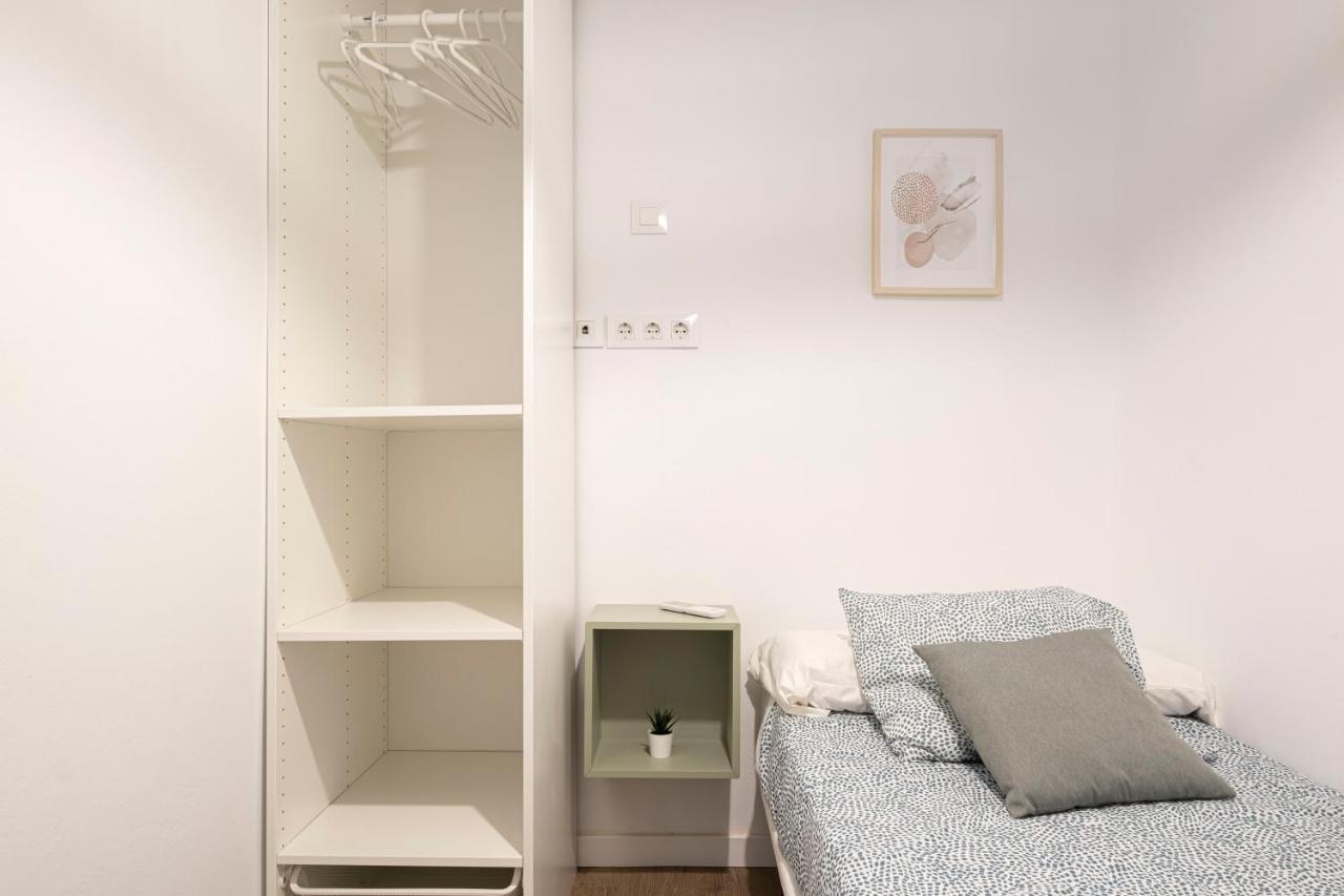 Apartment Beach Picasso Sant Adrià de Besòs Exteriör bild